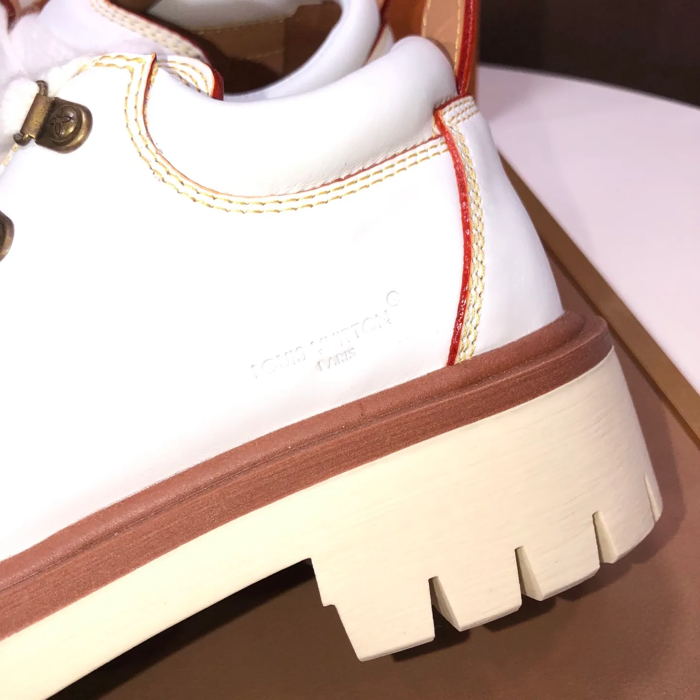 Men's shoes 💰660💰 LV Louis Vuitton 2025 autumn and winter new couple's new style, the original version is developed one to one, retro fashion, handsome and cool mountaineering derby shoes are out of stock 👍 💎 Material: imported first-layer cowhide 💎 Lining: imported lambskin 💎 Outsole: original molded TR non-slip sole 💎 Bottom height: 3.5cm 💎 Shoe size: 35-45 for both men and women